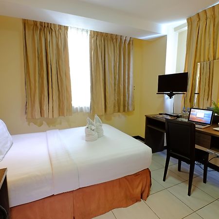 Oyo 187 The Maxwell Hotel Cebu Exterior foto
