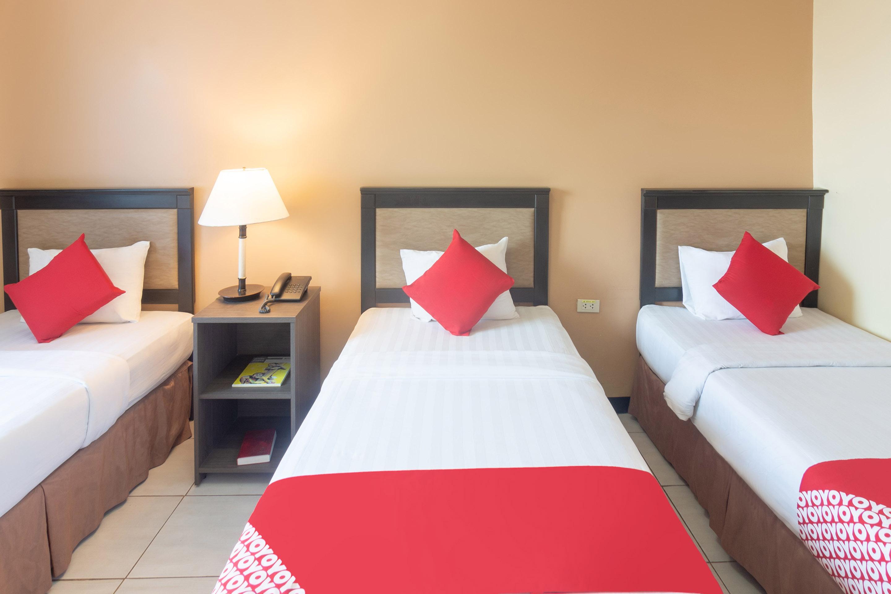 Oyo 187 The Maxwell Hotel Cebu Exterior foto