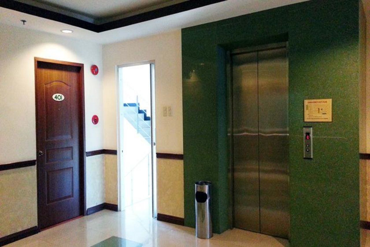 Oyo 187 The Maxwell Hotel Cebu Exterior foto